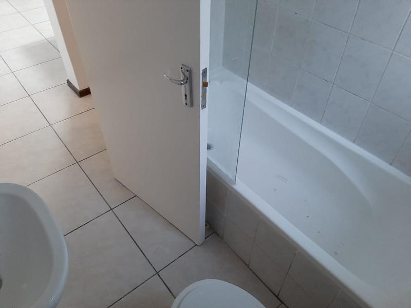 2 Bedroom Property for Sale in Parow North Western Cape